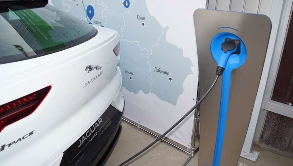 В Липецке открылась первая зарядная станция для электромобилей