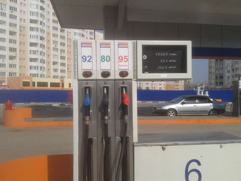Липецкая прокуратура проверила законность продажи на заправках ЛТК бензина Аи-80