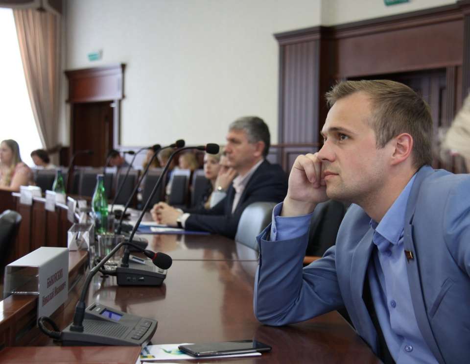 Липецкий депутат озаботился судьбой «уплывающих» из городской казны миллионов