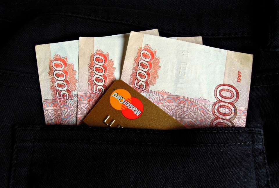 Липецким чиновникам могут грозить увольнения за сокрытия доходов и «тайных» банковских счетах