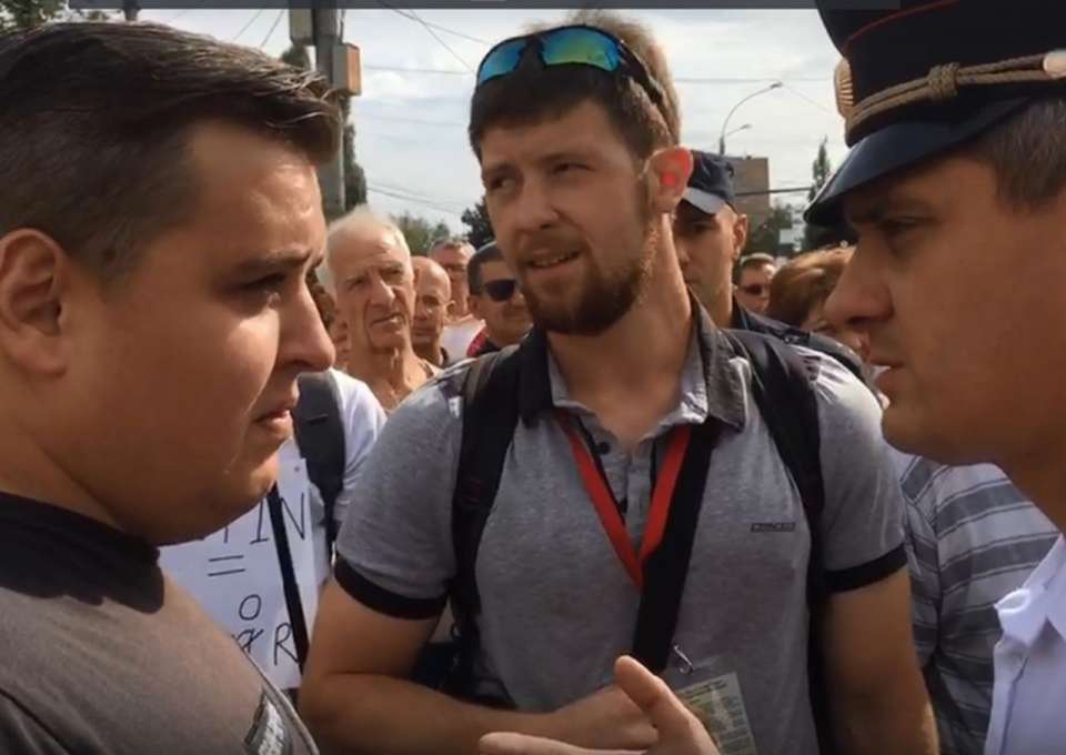 С несанкционированного митинга липецкого штаба Алексея Навального в полицию увезли 10 человек