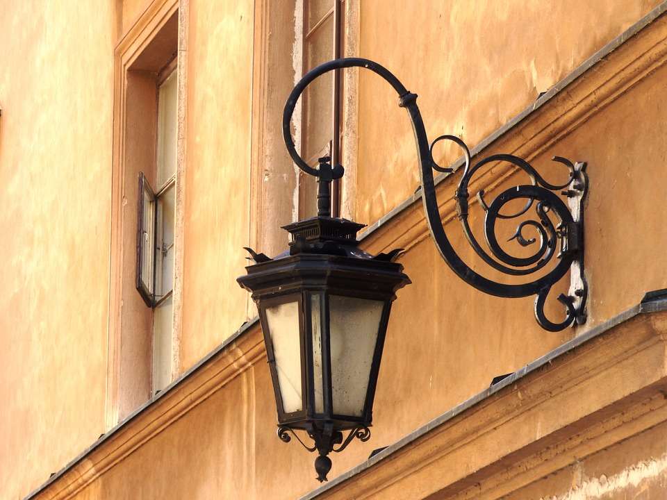 Липецкие чиновники готовы потратить из городского бюджета 680 млн рублей на замену ламп