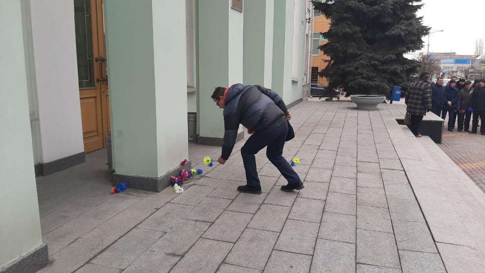 Депутаты-оппозиционеры устроили «похороны» по смешанной системе выборов в липецкий горсовет