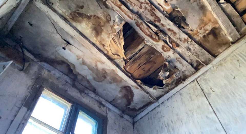 Жалобы жители Липецкой области на жизнь в полуразрушенных домах легли в основу уголовного дела против чиновников