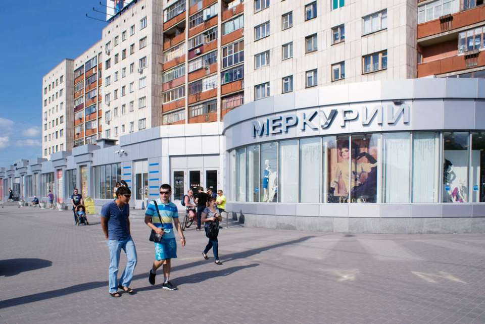 Торговый центр «Меркурий» в Липецке страдает от затопления нечистотами из-за отсутствия хозяина канализационной сети