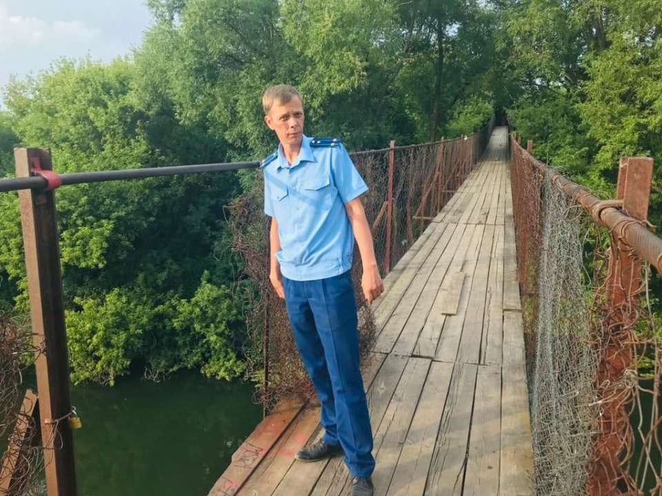Липецкий префект Роман Панфилов заработал от прокуратуры представление за опасный подвесной мост