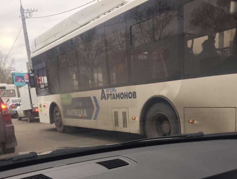 Липецкие коммунисты попросили разобраться прокуратуру с «именными» автобусами Игоря Артамонова 