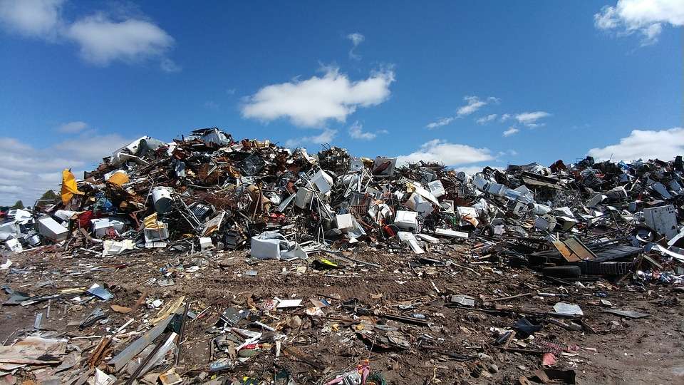 Центр религиозного туризма Липецкой области потонул в мусоре из-за нежелания властей его ликвидировать