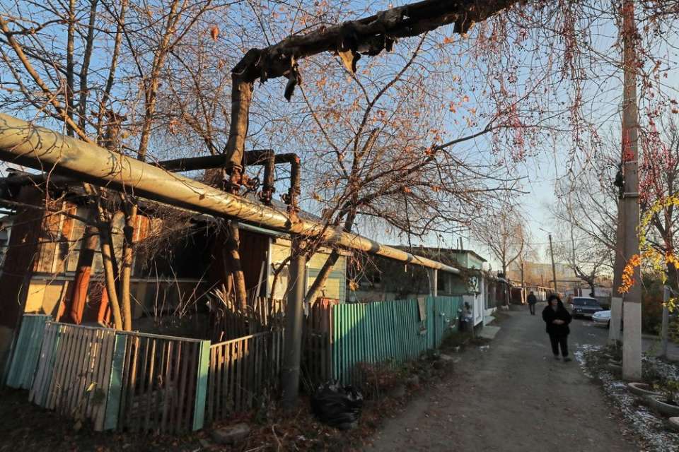 Губернатор Игорь Артамонов навестил жителей трущоб рядом с мэрией Липецка