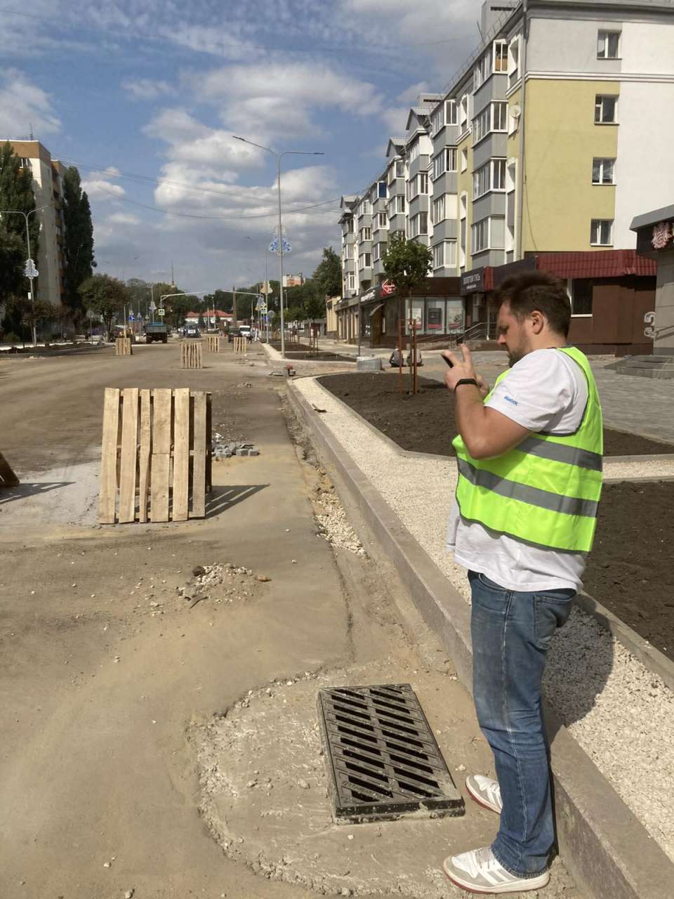«Дорожный ревизор» проверил отсутствующие парковочные места и ливнёвки в Липецке