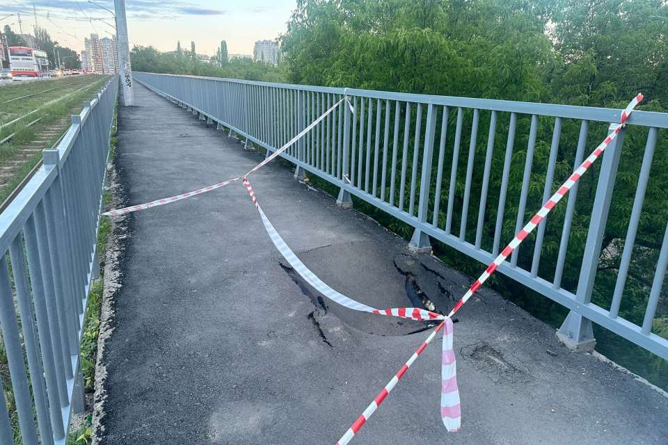 Липецкий депутат призвал прокуратуру проверить безопасность ремонта моста, где провалился асфальт
