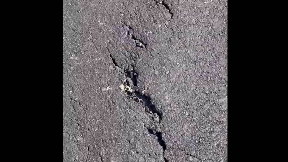 В Липецкой области на дороге «Веселое – Долгоруково» после свежего ремонта вновь появились трещины