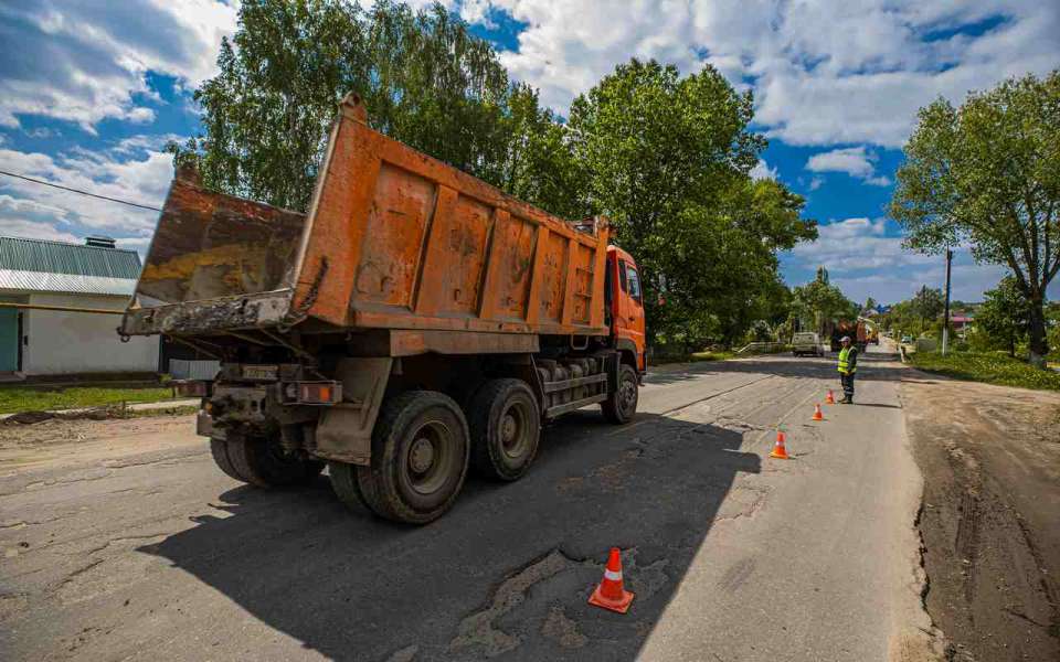 В районах Липецкой области идут масштабные дорожные работы