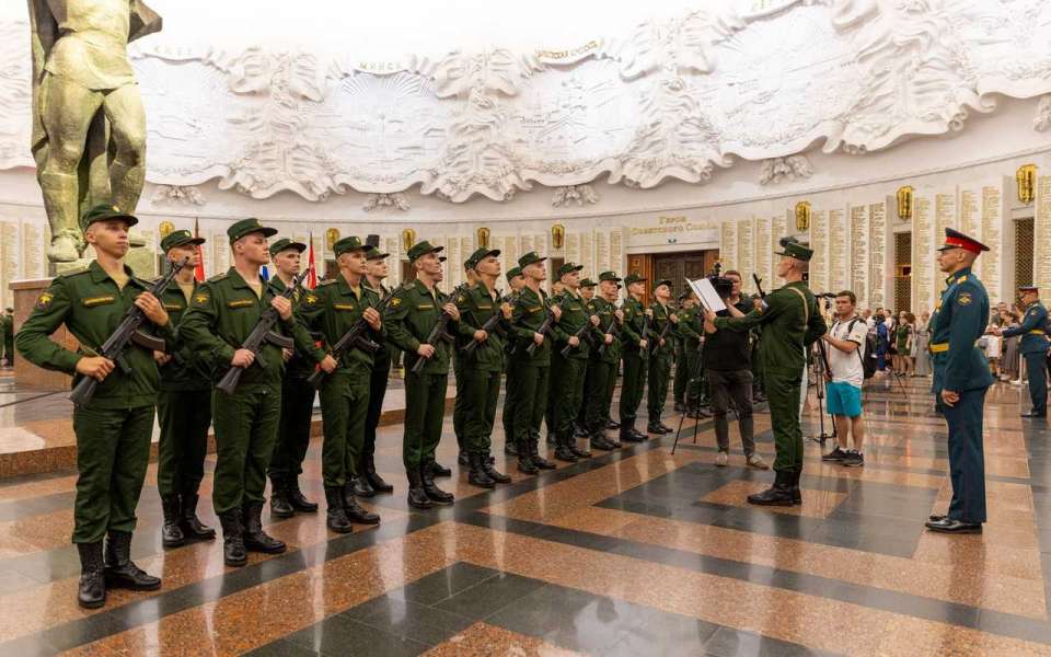 Новобранцы Преображенского полка из Липецкой области приняли присягу в Музее Победы