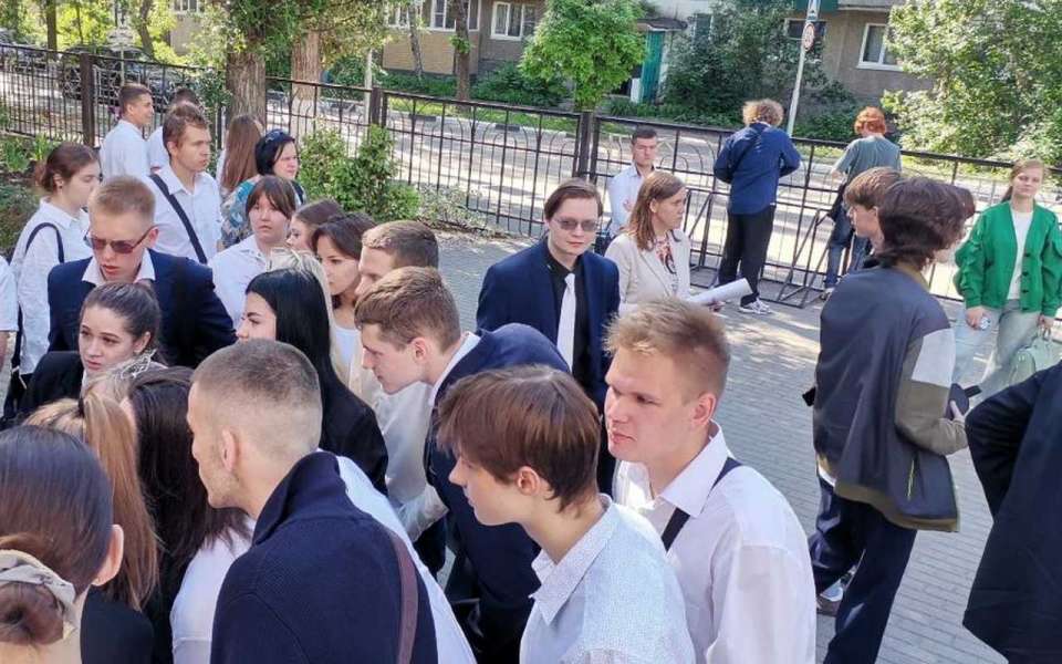 В Липецке стартовал основной период ЕГЭ-2025 