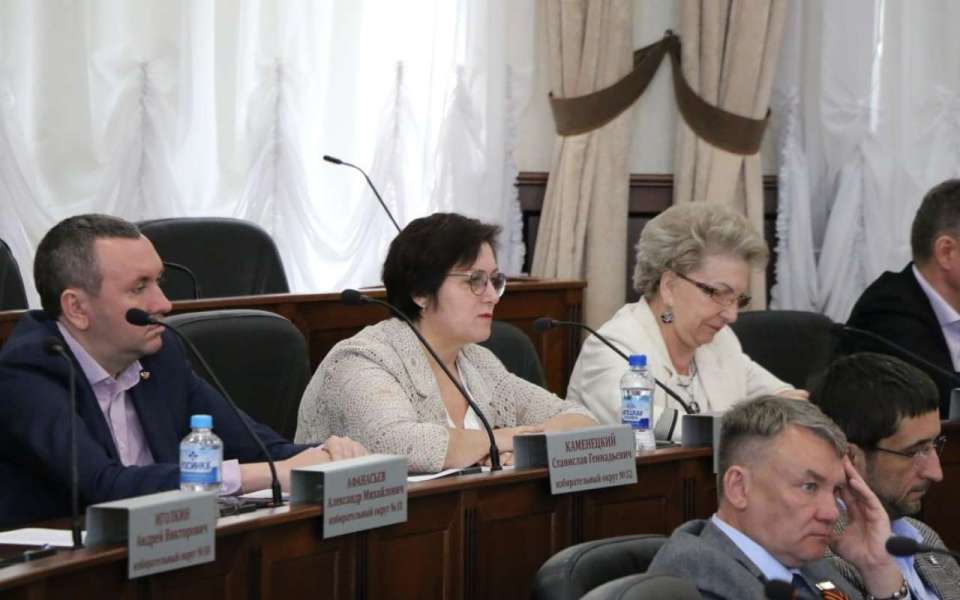 Депутаты нашли дополнительные средства в бюджете на благоустройство и выплаты контрактникам