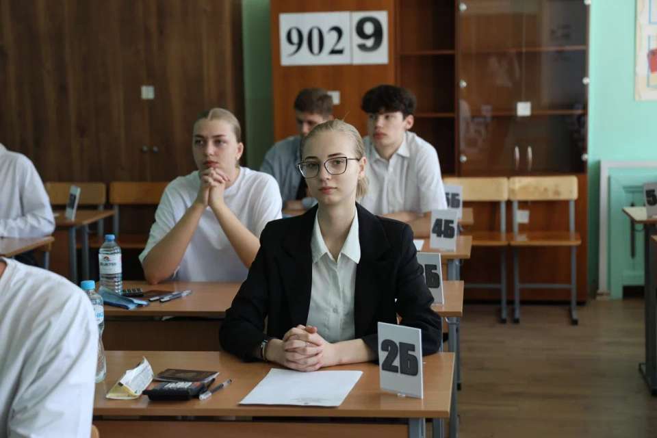 Липецкая гимназия № 64 подтвердила звание лучшей по итогам ЕГЭ-2025