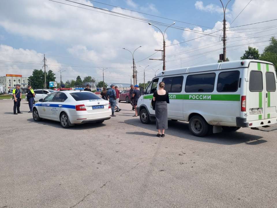 Семь автомобилей изъяли у липецких должников