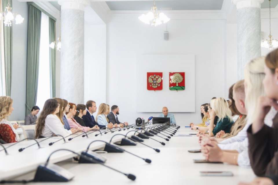 Молодые педагоги возвращаются в обновленные школы Липецкой области