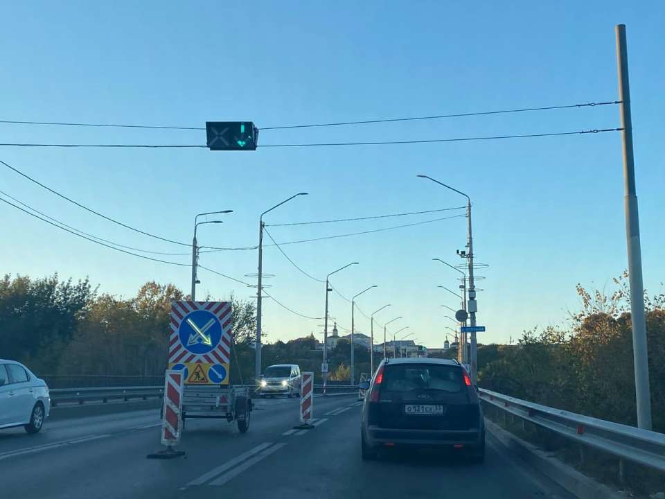 В Липецке оставили две полосы старого асфальта в ходе ремонта улицы Стаханова