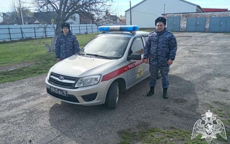 Липецкие росгвардейцы вернули домой потерявшегося трехлетнего мальчика