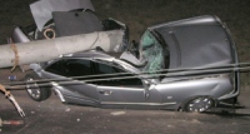 «Мерседес» изуродовал Саперный спуск