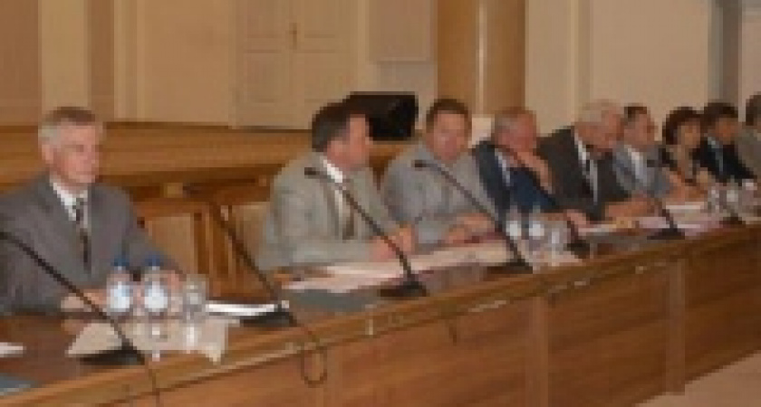 Команда губернатора подвела итоги полугодия