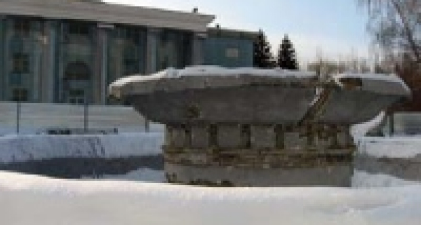 В Левобережье Липецка реконструируют фонтан