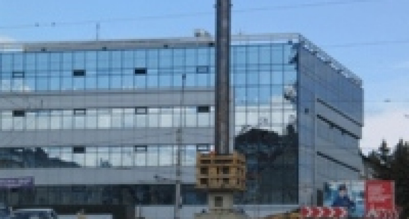 На площади Плеханова монтируют памятник основателям Липецка