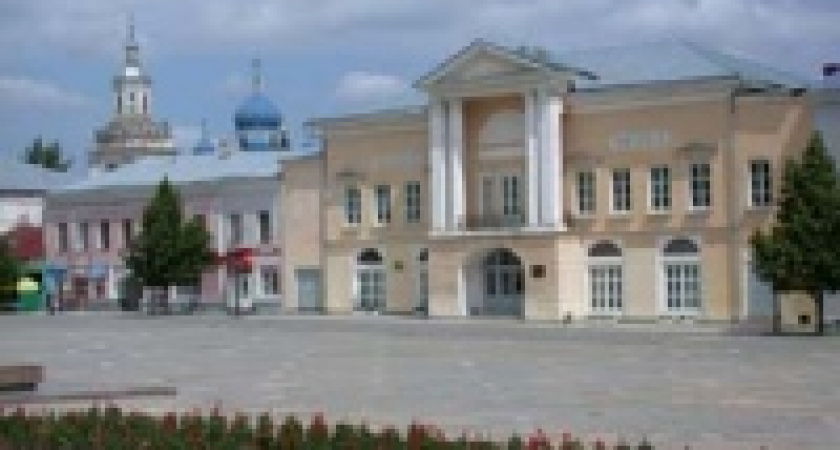 Вандалы испортили памятник в Ельце 