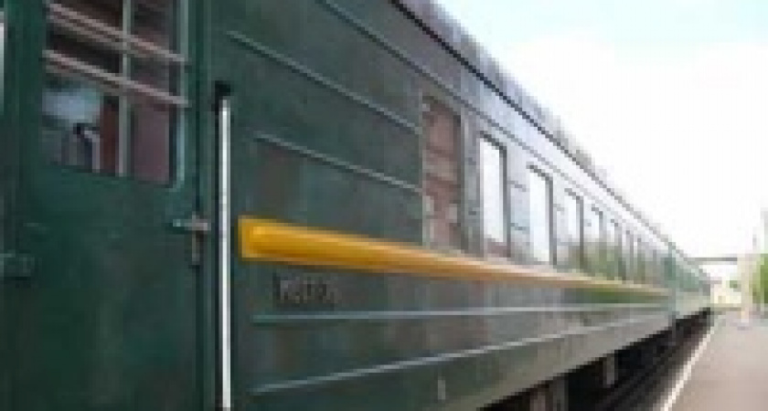 Поезд Липецк-Мариуполь задержали на полтора часа на границе
