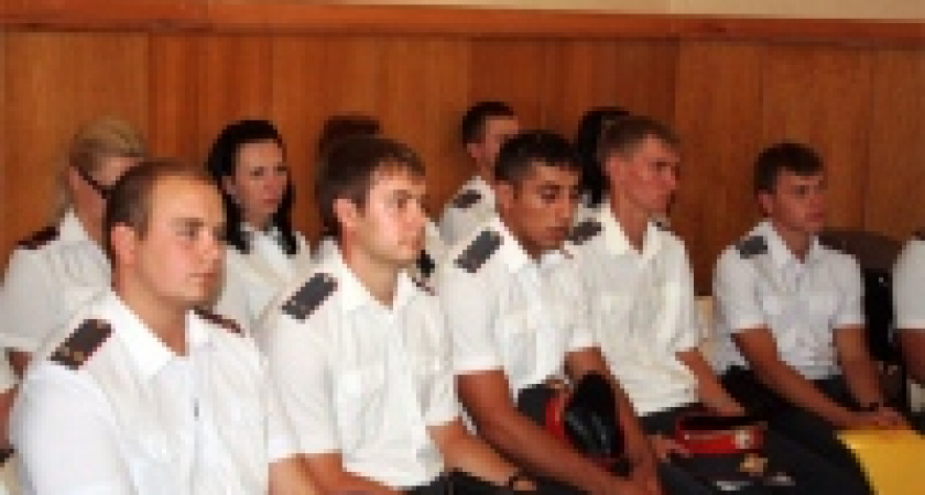 В липецкую полицию пришло молодое пополнение из ВУЗов МВД 