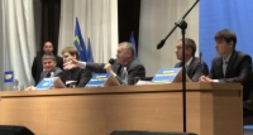 В Липецке в Жириновского кинули пачку фальшивых денег 