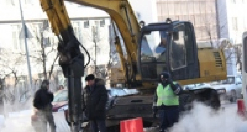 Порыв водопровода на улице Советской устранят до конца дня