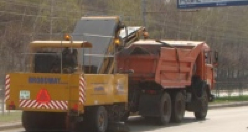 Коммунальные службы продолжают наводить порядок на улицах Липецка