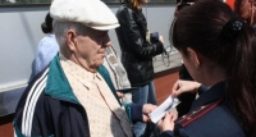 В борьбе с мошенниками полиция использует... стикеры