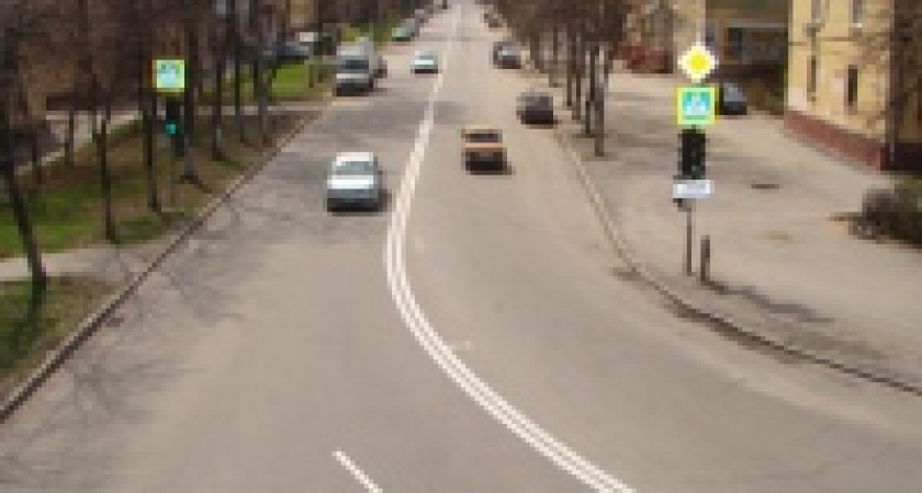 В Липецке продолжают устанавливать знаки и наносить дорожную разметку 