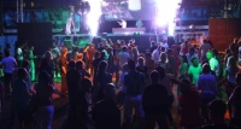 Во время дискотеки на базе отдыха «Чайка» борцы с наркомафией задержали 10 человек