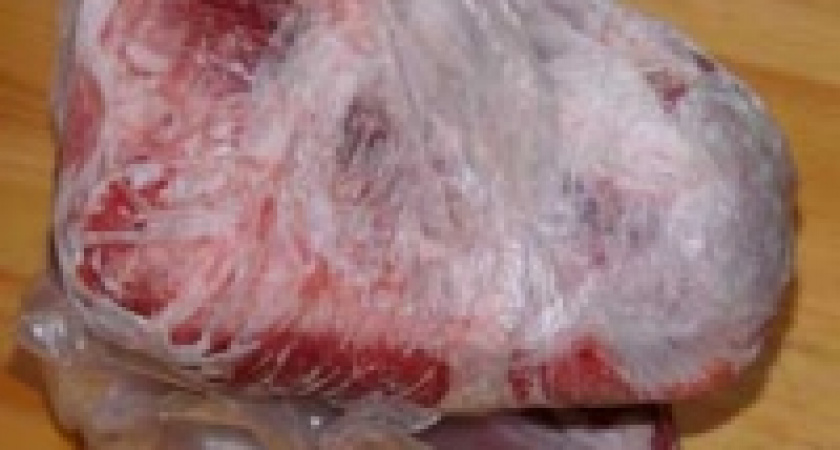 Украла мармелад и мясо у больных детей