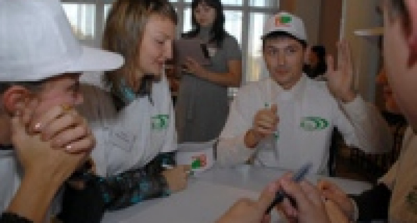 Из 12 выберут одного