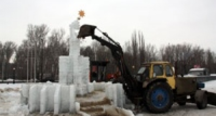 Мороз и Снегурка попали под грейдер