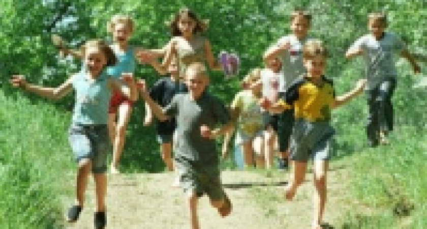 Тысячи детей отправят в лагеря