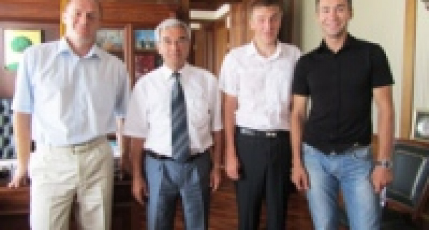Инвалид по зрению из Липецка покорил памирскую вершину - пик Воробьева