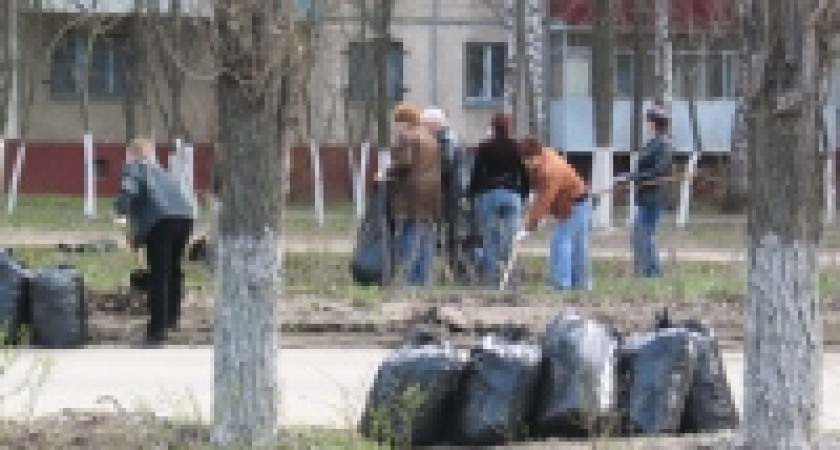 Липчане продолжают наводить чистоту в городских парках и зонах отдыха