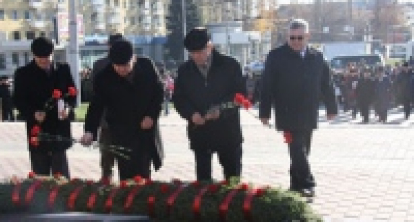 В Липецке прошёл митинг, посвящённый юбилею военного парада 1941 года