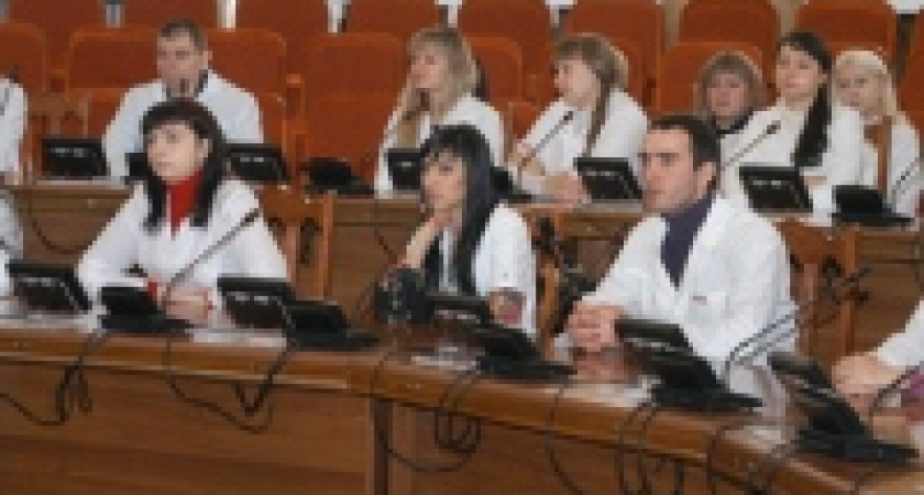 Губернатор встретился с молодыми липецкими врачами