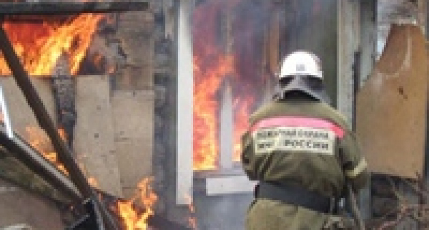 В «Гидроприводе» сгорела бытовка