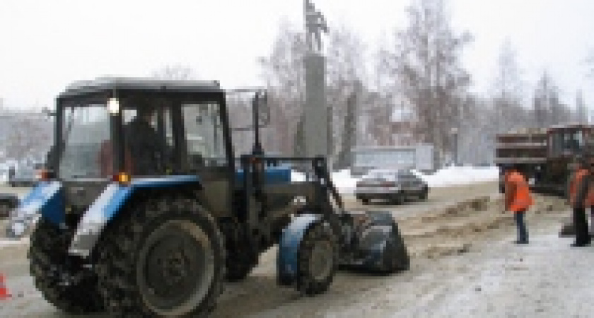 На улицы Липецка насыпали более тонны песка и соли