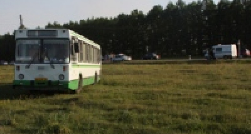 На окраине Липецка автобус попал в аварию