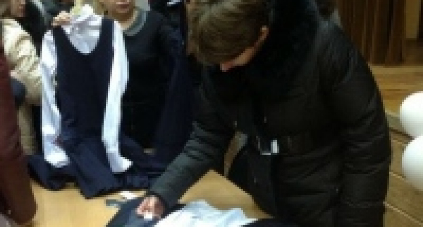 Где покупать синюю школьную форму, должны решать родители